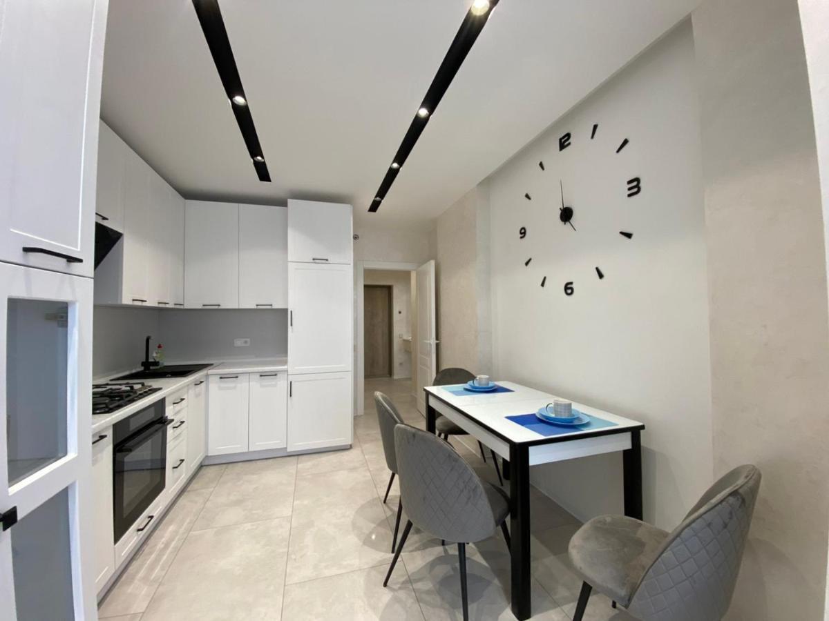 Квартира Для Вас! Вул. Голинського, 8! Apartment Liov Exterior foto