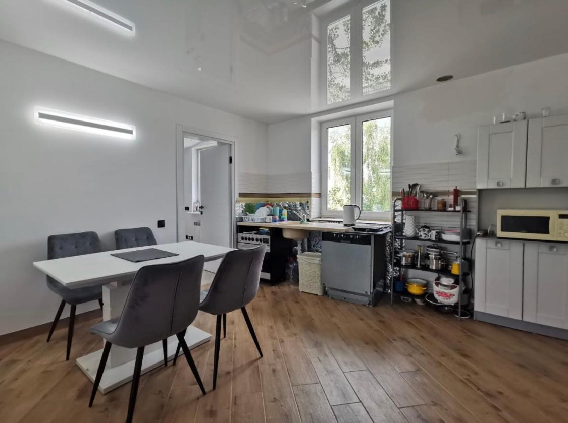 Квартира Для Вас! Вул. Голинського, 8! Apartment Liov Exterior foto